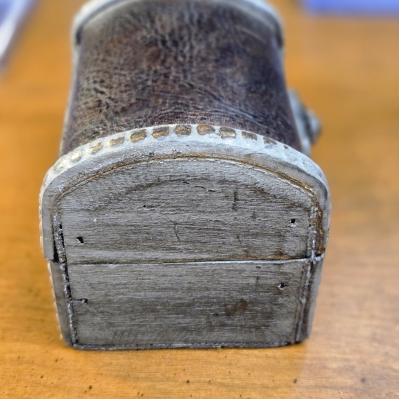 Vintage-Style Brown and Gray Treasure Chest - Picture 6 of 10